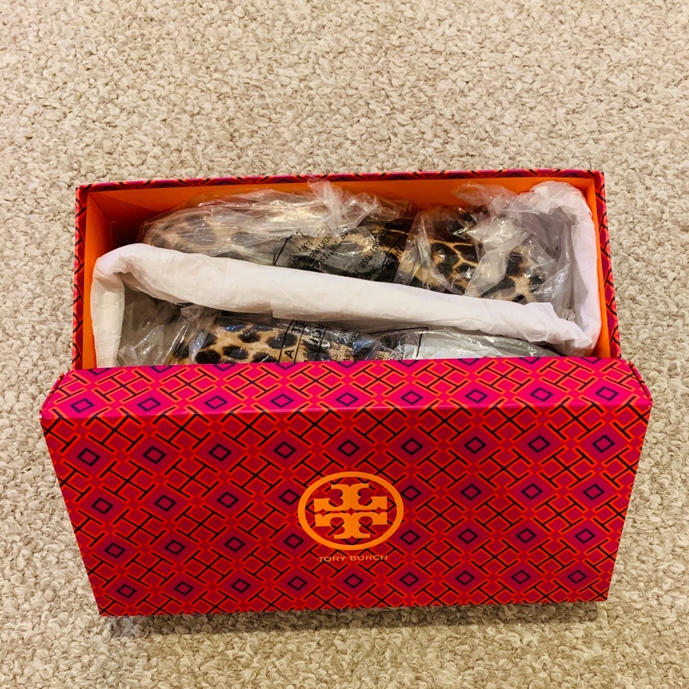 [Tory Burch] HP 💕 Gigi Calf-Hair Leopard Pump - Picture 5 of 13